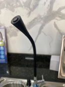 Torneira Gourmet Luxo Preta com Chuveiro Flexível - A Casa do Marmorista